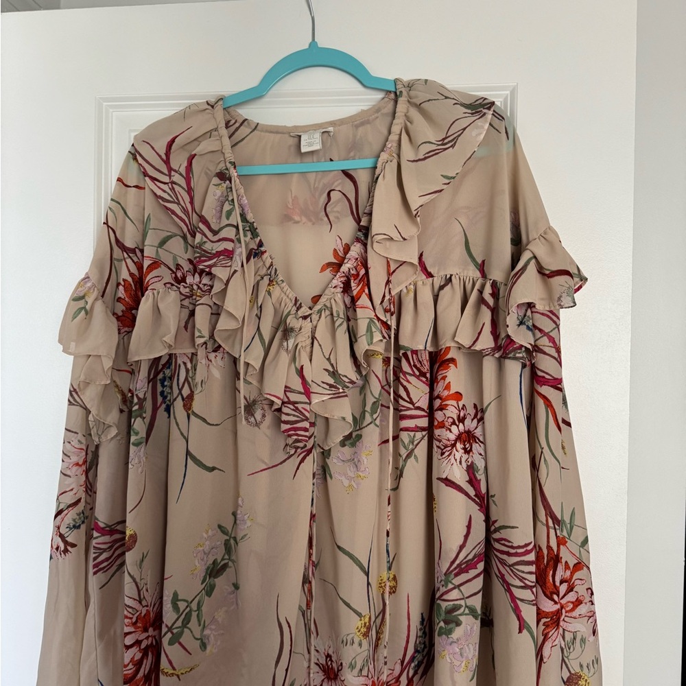 H&M Beige Floral Top